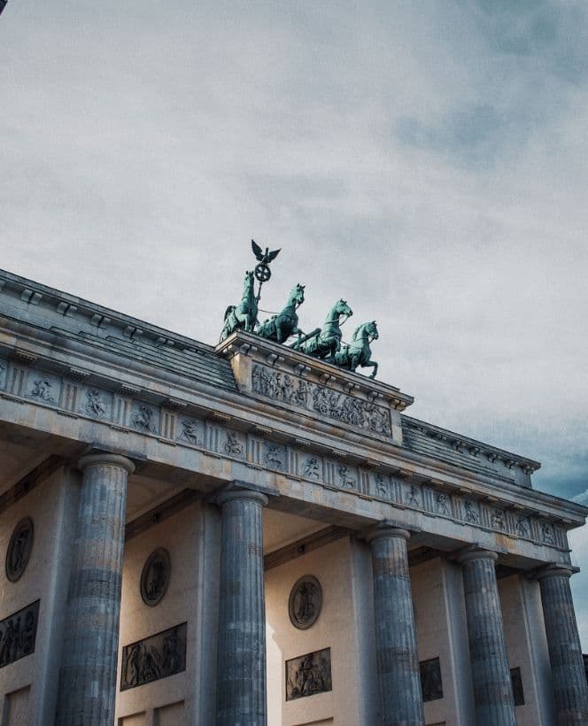 Poza Germania monument