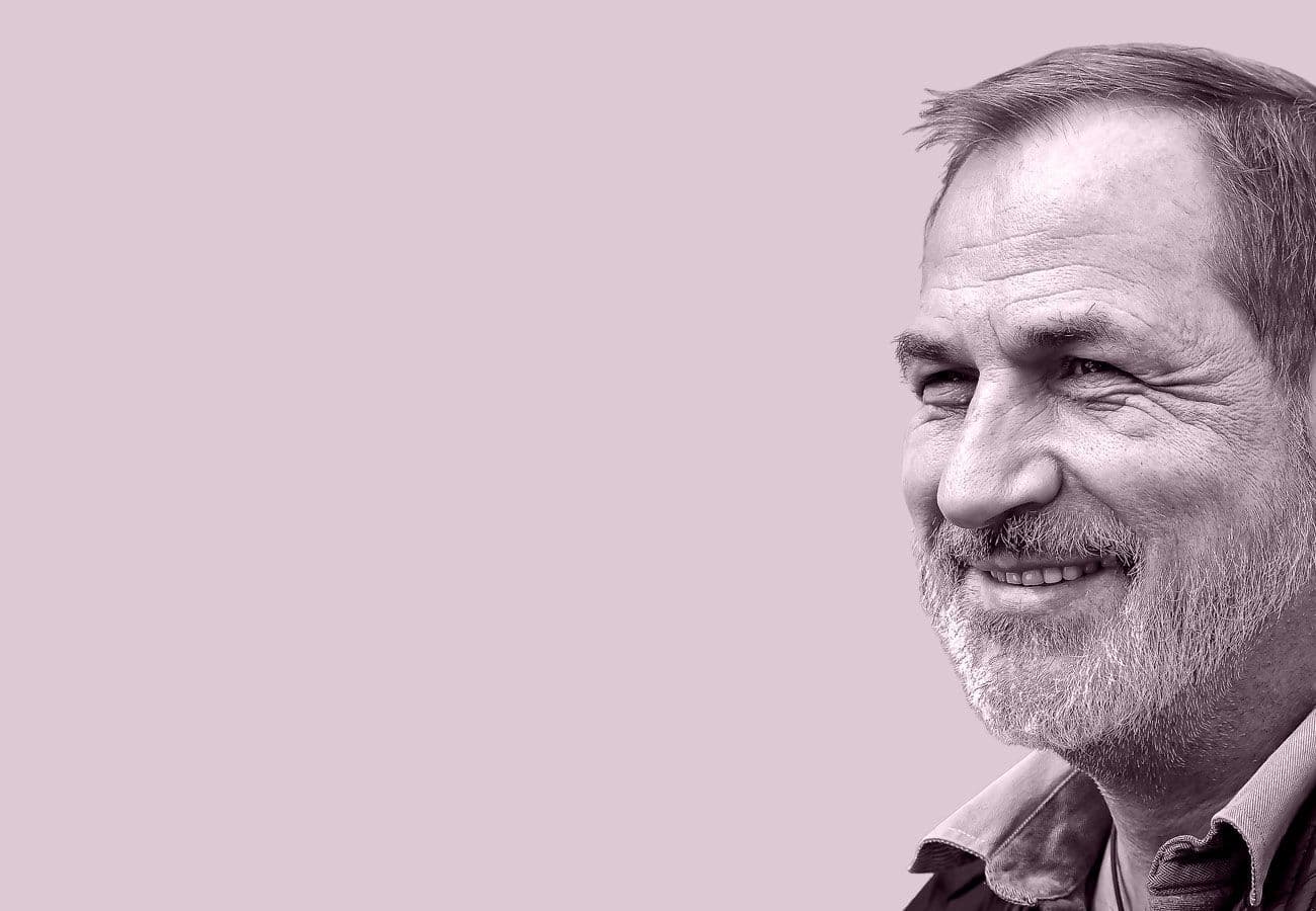 Batran care zambeste