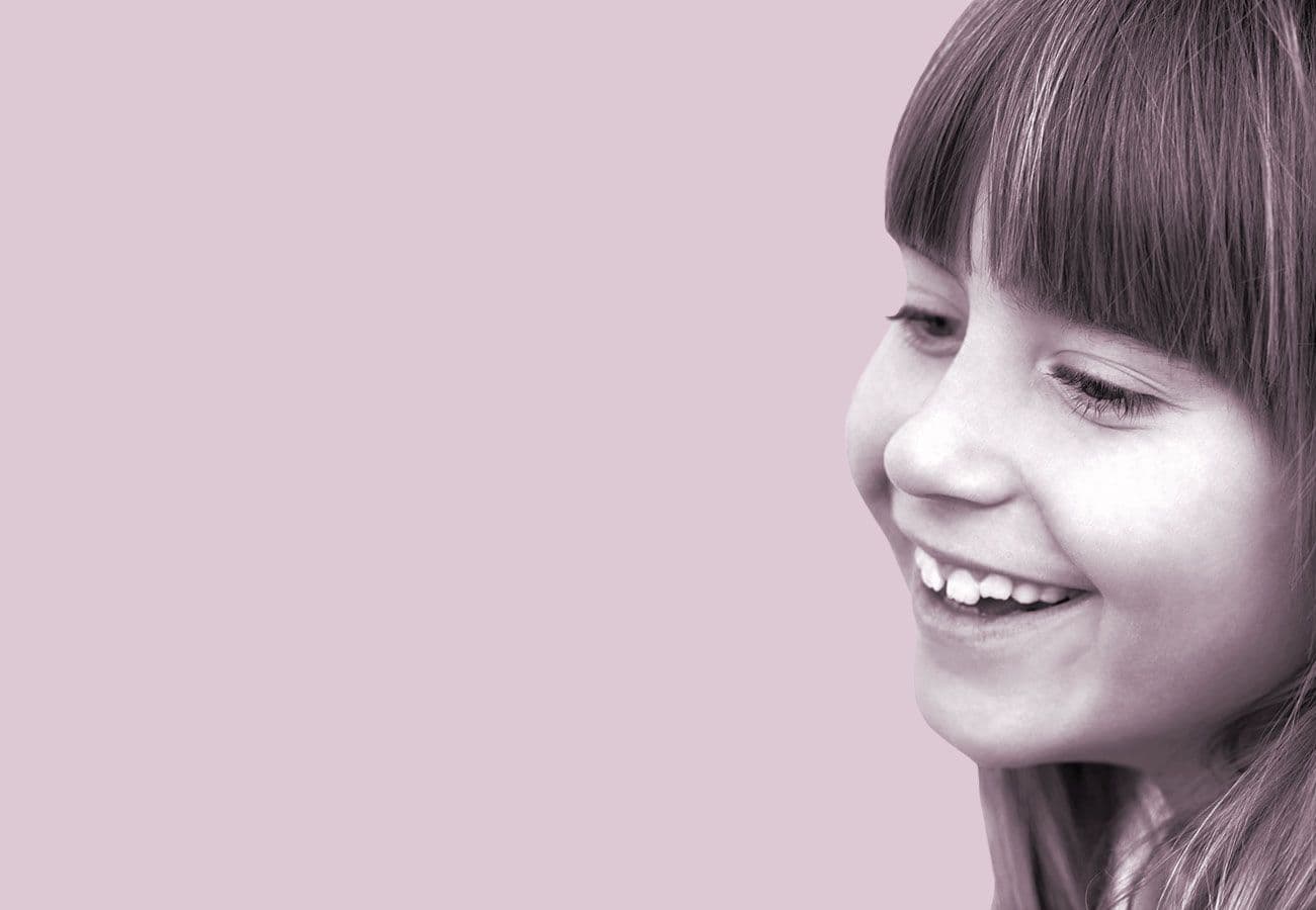 Fetita care zambeste